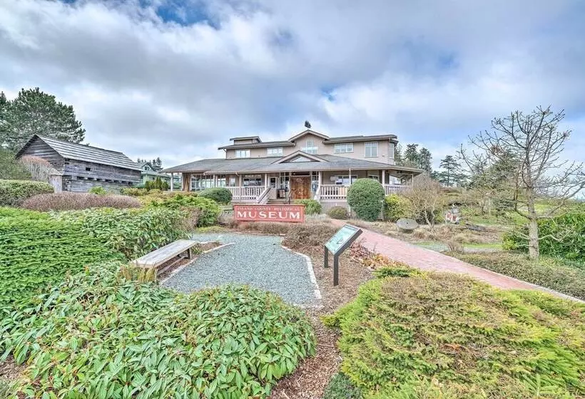 Lovely Coupeville Home W/ Puget Sound Views!