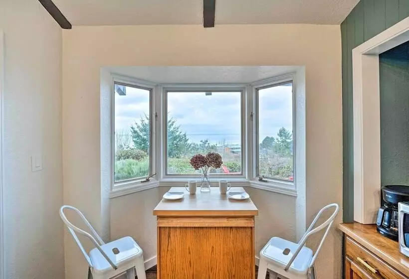 Lovely Coupeville Home W/ Puget Sound Views!