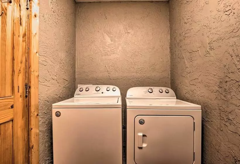 Luxe Smoky Mountain Cabin: Indoor Pool & Fire Pit!