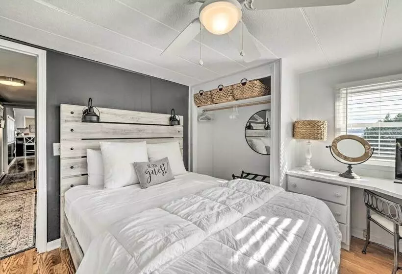 New Concord Lake House W/ Dock + Boat Slip!