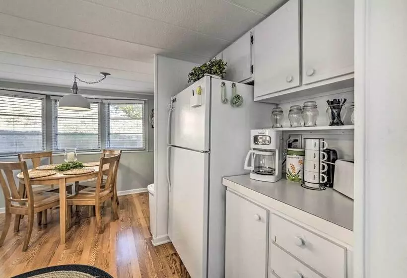 New Concord Lake House W/ Dock + Boat Slip!