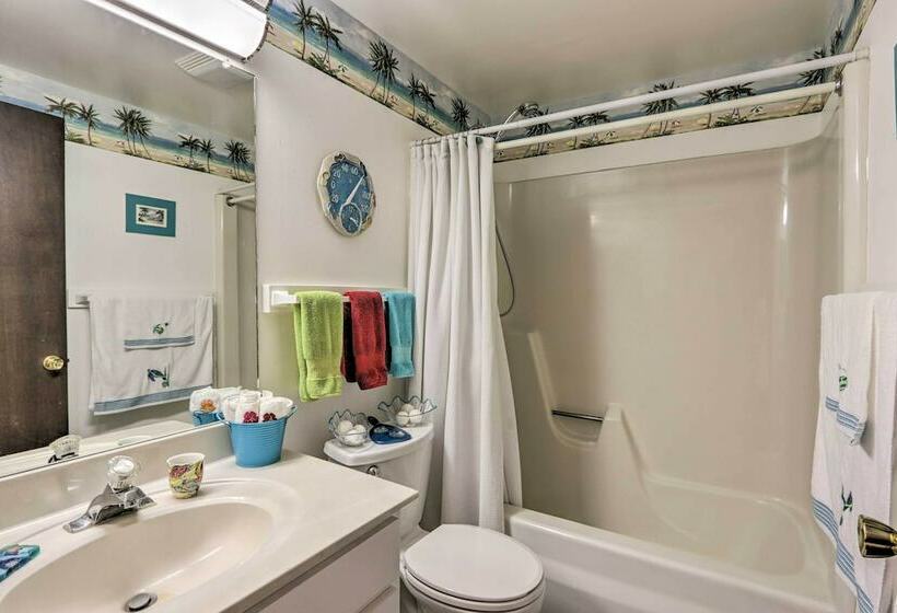 < 1 Mi To The Lake: Osage Beach Home W/ Deck