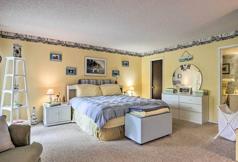 < 1 Mi To The Lake: Osage Beach Home W/ Deck