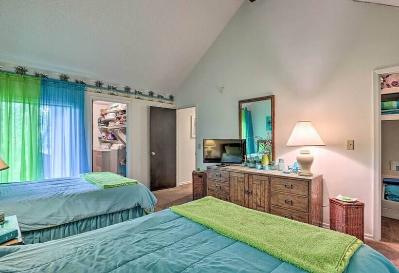 < 1 Mi To The Lake: Osage Beach Home W/ Deck