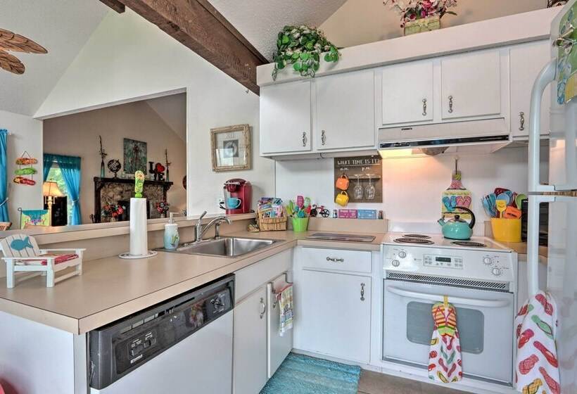 < 1 Mi To The Lake: Osage Beach Home W/ Deck