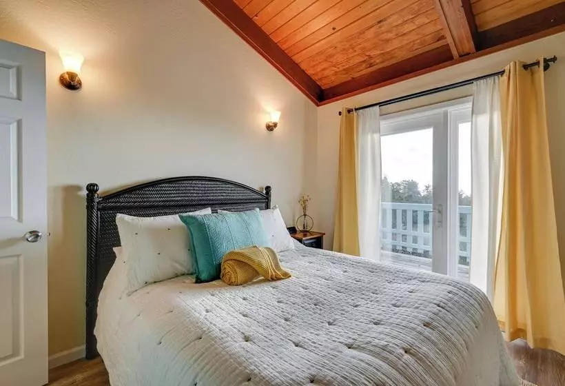 Pacific Coast House  W/ Private Hot Tub!