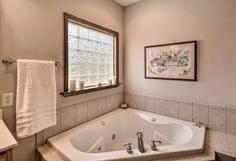 Pet Friendly Abingdon Abode W/ Yard & Grill!