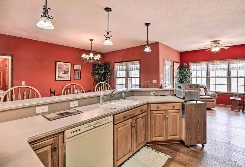 Pet Friendly Abingdon Abode W/ Yard & Grill!