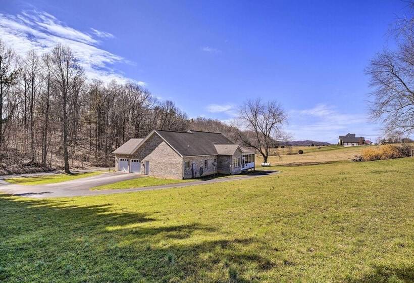 Pet Friendly Abingdon Abode W/ Yard & Grill!