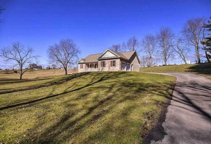 Pet Friendly Abingdon Abode W/ Yard & Grill!