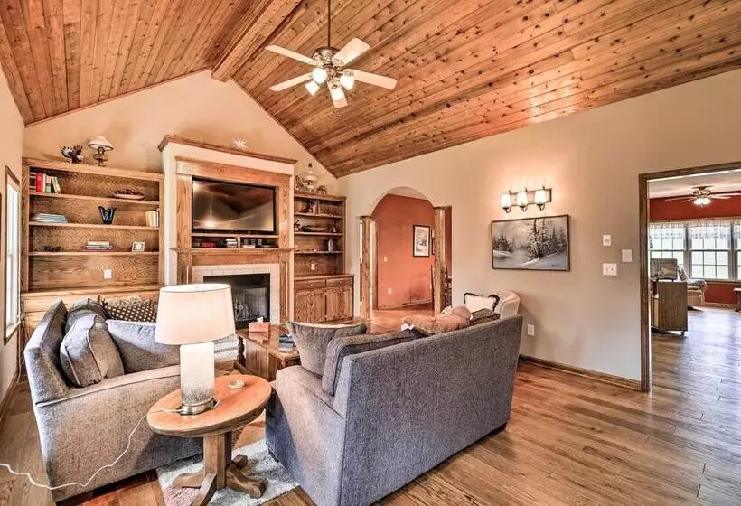 Pet Friendly Abingdon Abode W/ Yard & Grill!