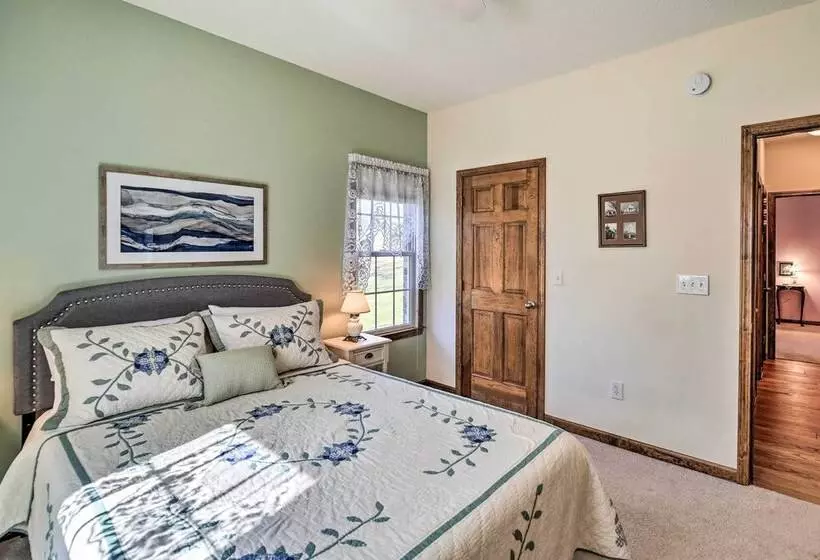 Pet Friendly Abingdon Abode W/ Yard & Grill!