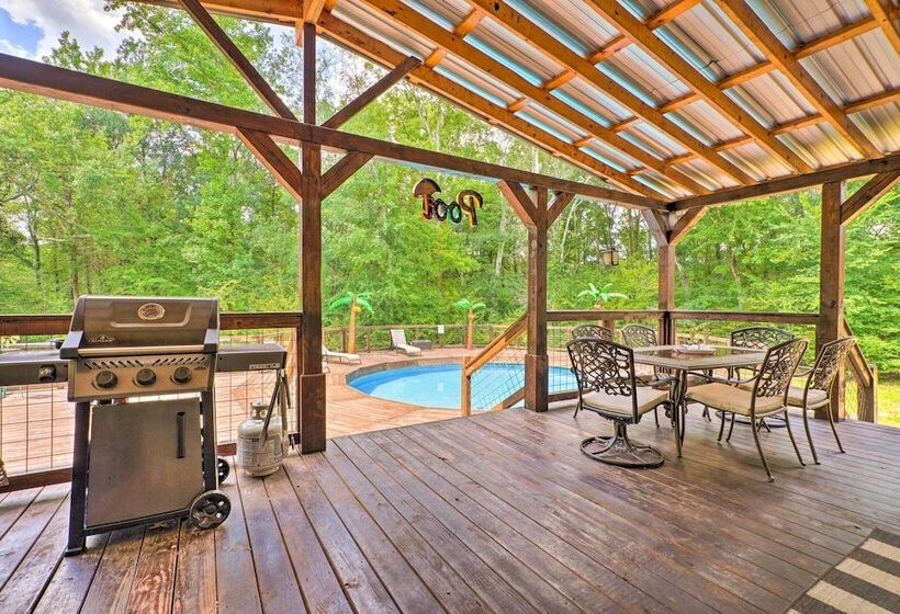 Pet Friendly Home W/ Hot Tub In Broken Bow!