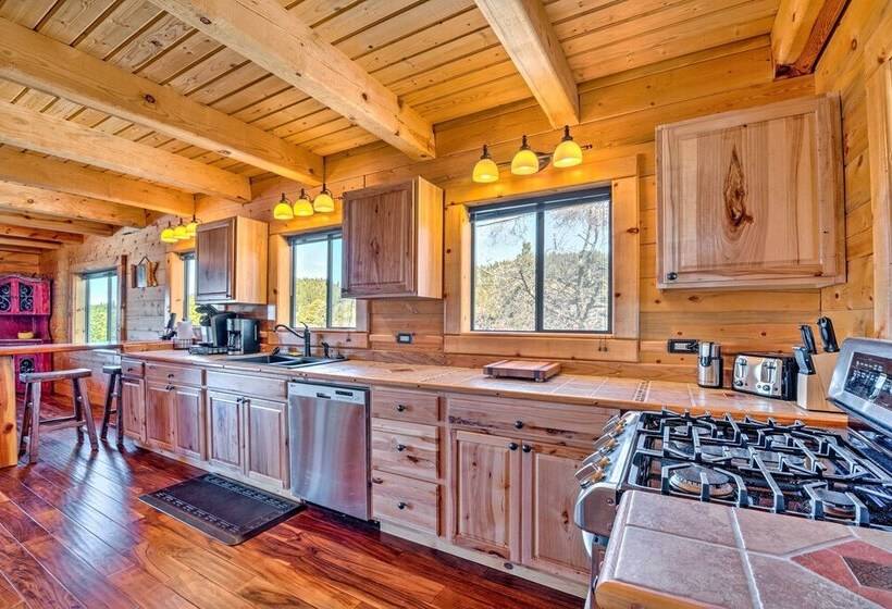 Pet Friendly Cloudcroft Cabin: Walk To Shop, Food