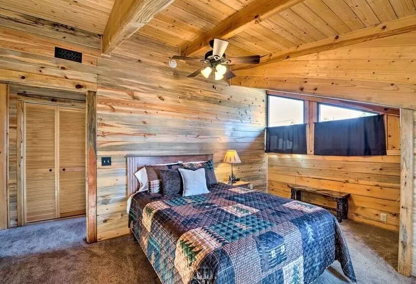 Pet Friendly Cloudcroft Cabin: Walk To Shop, Food