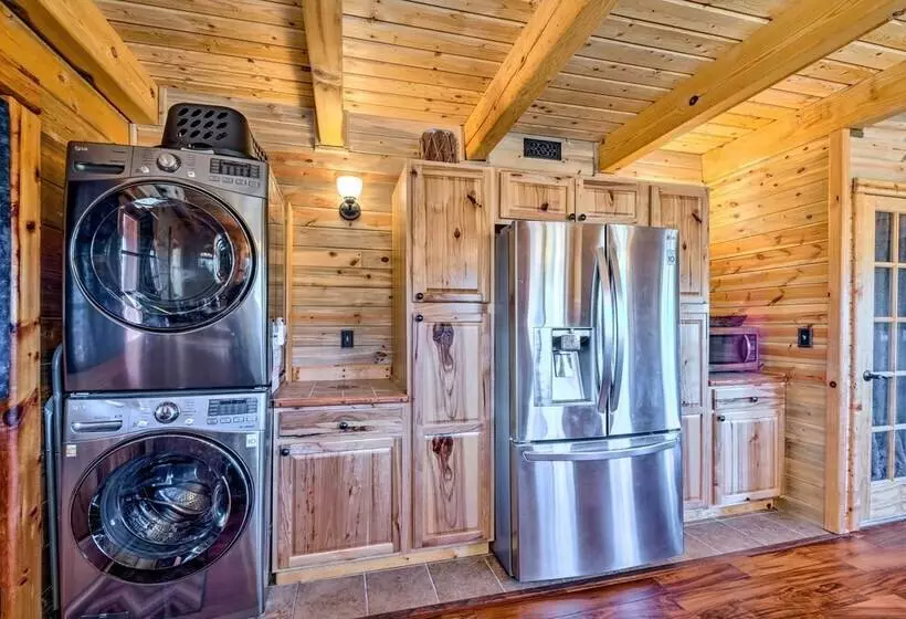 Pet Friendly Cloudcroft Cabin: Walk To Shop, Food