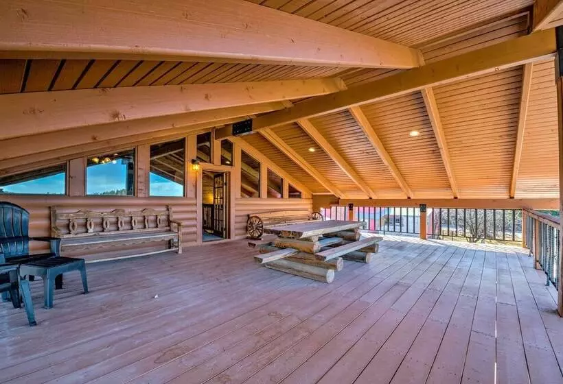 Pet Friendly Cloudcroft Cabin: Walk To Shop, Food