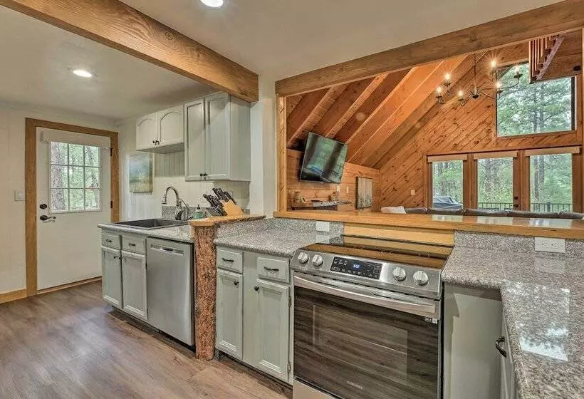 Pinetop Chalet Cabin ~ 1 Mi To Woodland Park