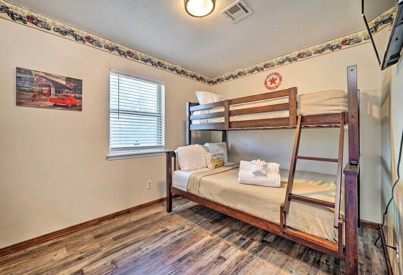 Broken Bow Vacation Rental Home W/ Private Hot Tub