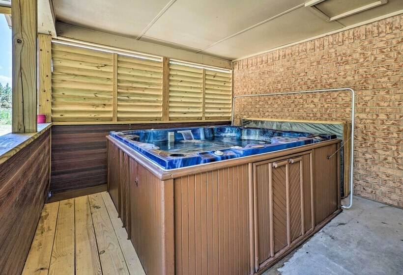 Broken Bow Vacation Rental Home W/ Private Hot Tub