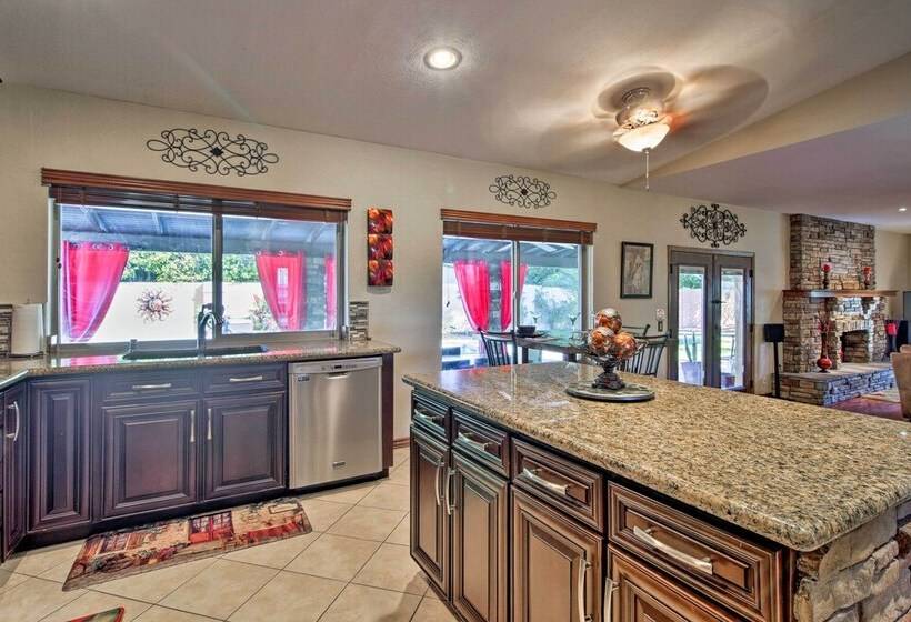 Red Mountain Mesa Oasis: Pool, Bar & Game Room!