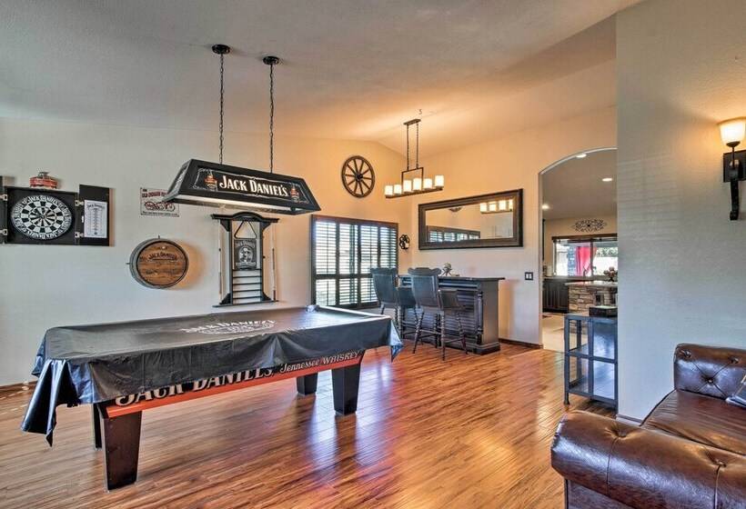 Red Mountain Mesa Oasis: Pool, Bar & Game Room!