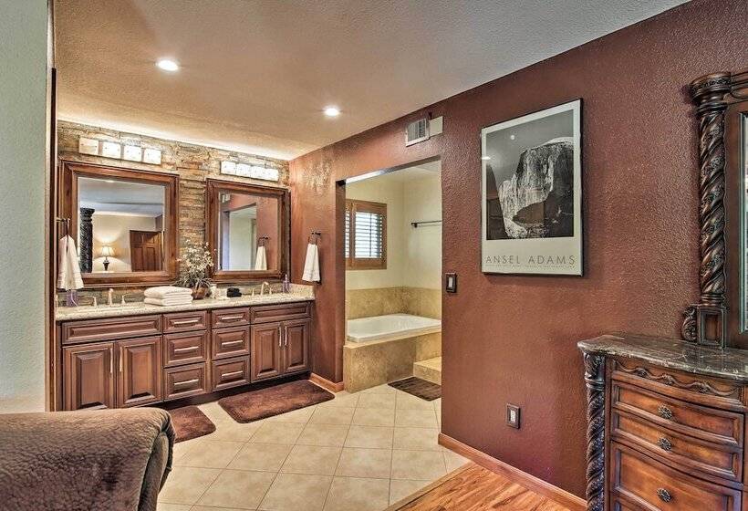 Red Mountain Mesa Oasis: Pool, Bar & Game Room!