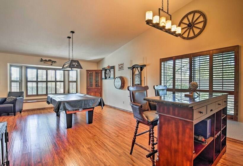 Red Mountain Mesa Oasis: Pool, Bar & Game Room!