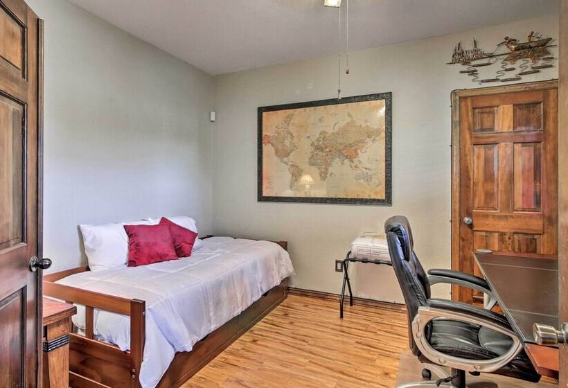 Red Mountain Mesa Oasis: Pool, Bar & Game Room!