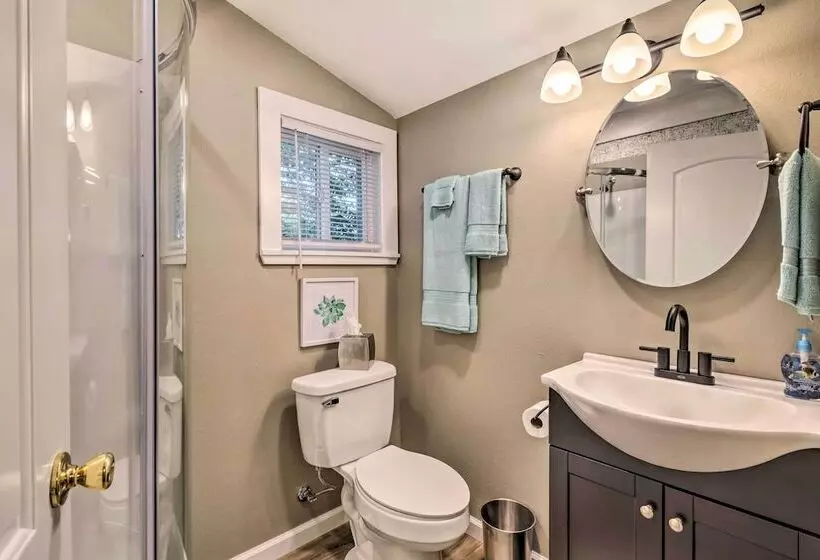 Remodeled Dtwn Hot Springs Home W/ Porch!