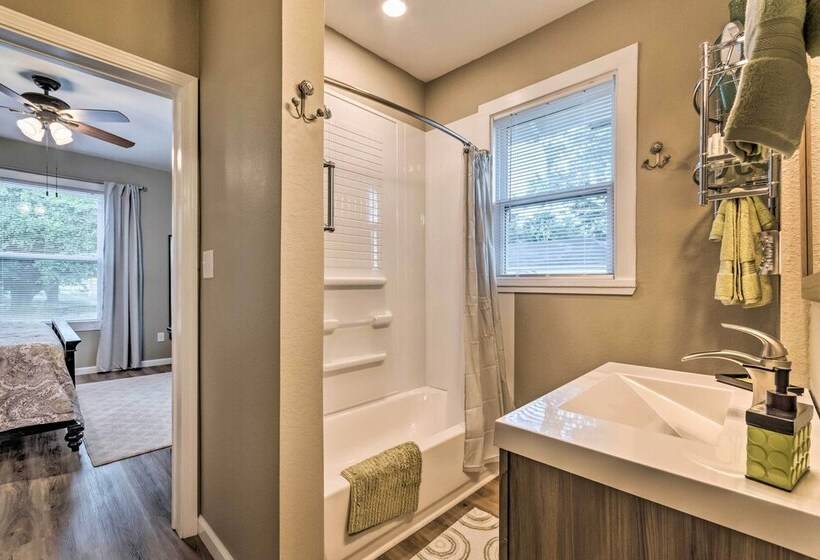 Remodeled Dtwn Hot Springs Home W/ Porch!