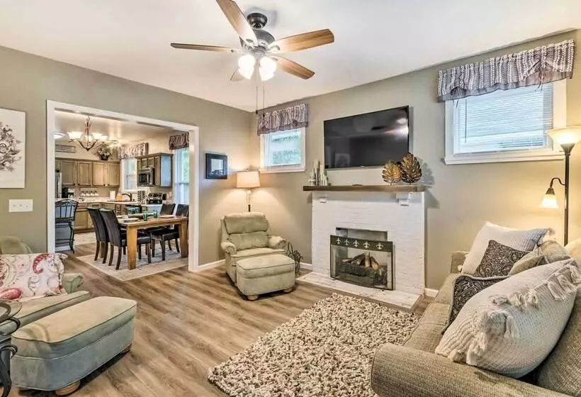 Remodeled Dtwn Hot Springs Home W/ Porch!