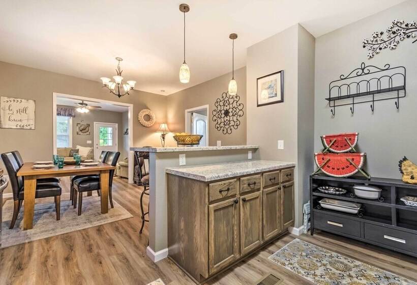 Remodeled Dtwn Hot Springs Home W/ Porch!