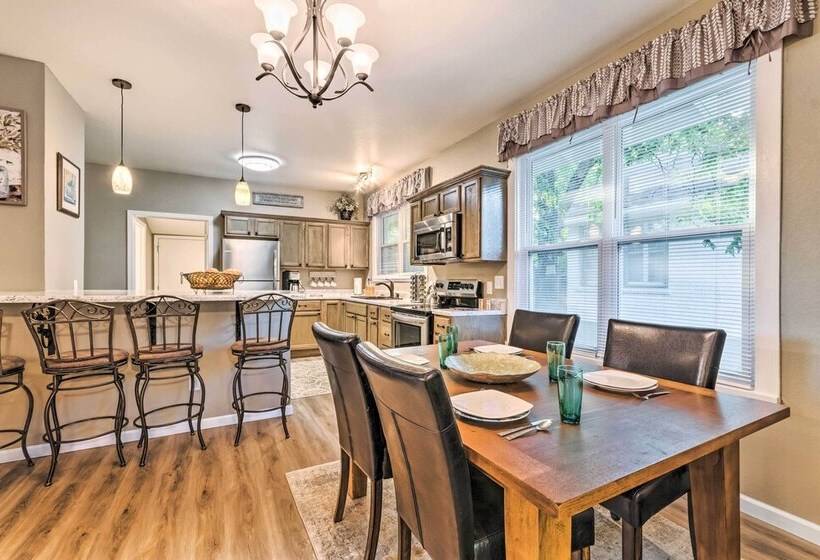 Remodeled Dtwn Hot Springs Home W/ Porch!