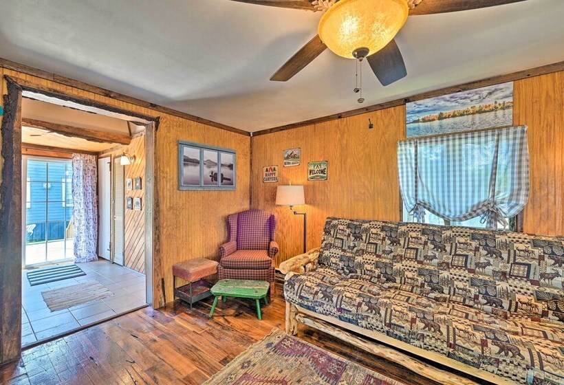 Rustic Caroga Lake Retreat: Fish, Hike & Ski!