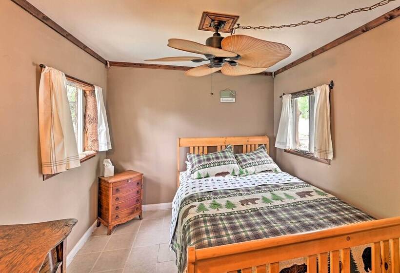 Rustic Caroga Lake Retreat: Fish, Hike & Ski!