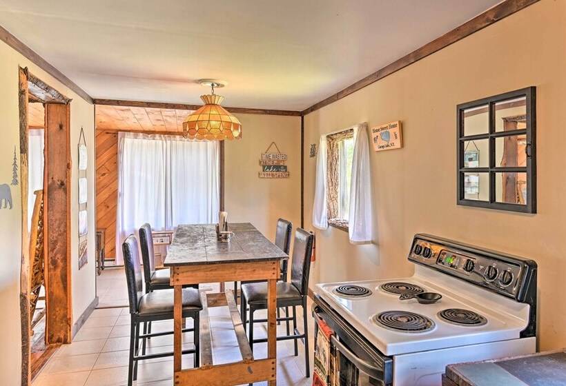 Rustic Caroga Lake Retreat: Fish, Hike & Ski!