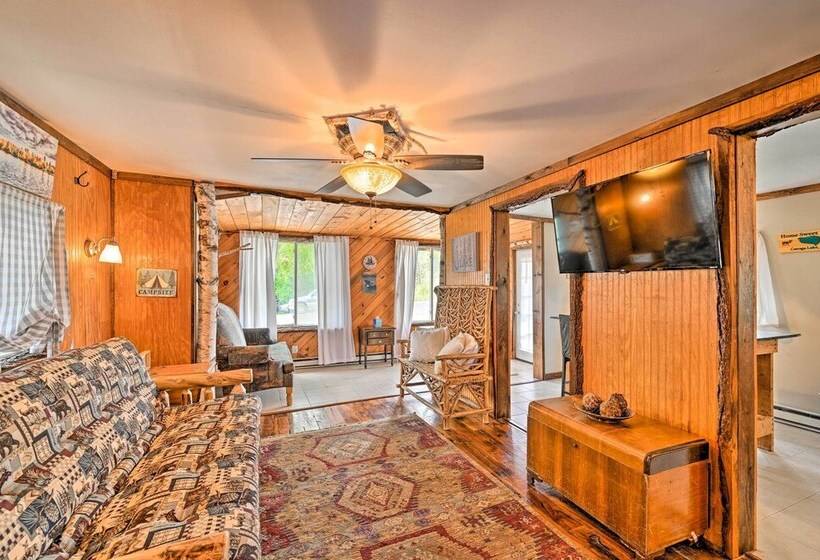 Rustic Caroga Lake Retreat: Fish, Hike & Ski!