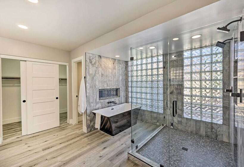 Scottsdale Oasis W/ Pool & Putting Green!