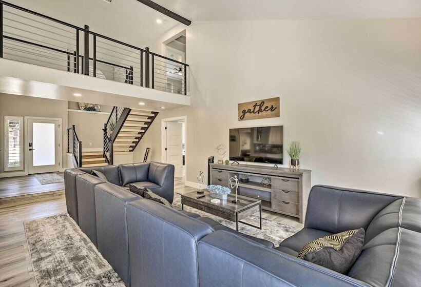 Scottsdale Oasis W/ Pool & Putting Green!