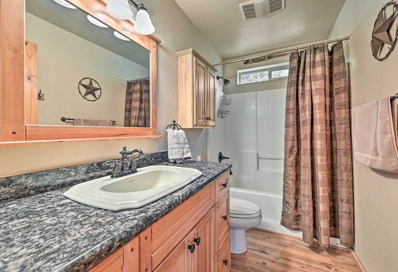 Fire Pit, Deck & Grill: Serene Prescott Cabin!