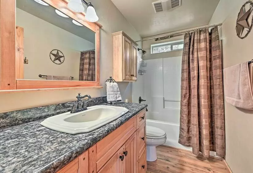 Fire Pit, Deck & Grill: Serene Prescott Cabin!