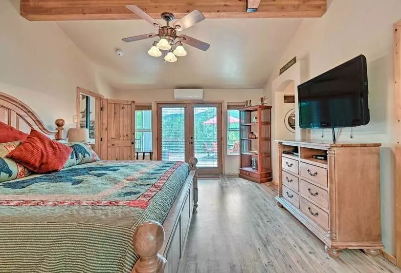 Fire Pit, Deck & Grill: Serene Prescott Cabin!