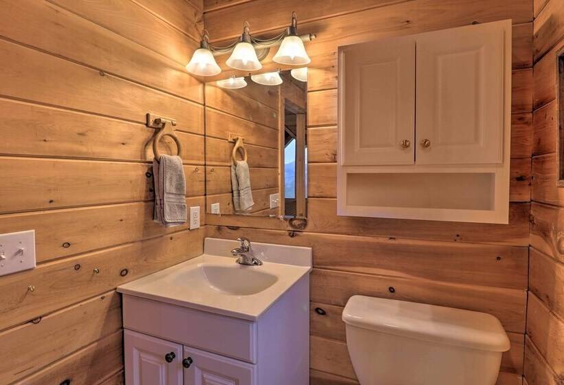 Smoky Mountain Cabin W/ Hot Tub & Views!