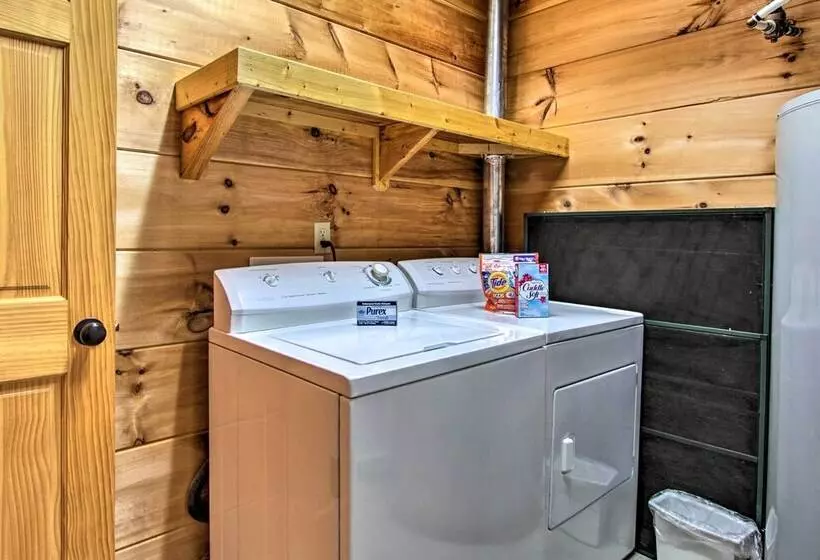 Smoky Mountain Cabin ~ 5 Mi To Pigeon Forge