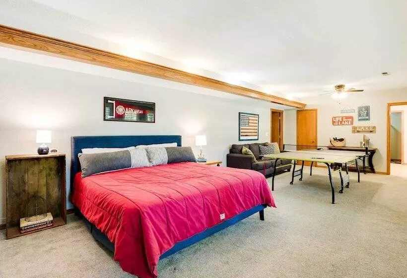 Spacious Home On Beaver Lake W/ Deck & Fire Pit!