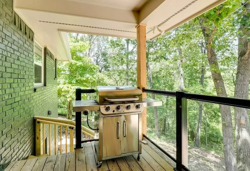 Spacious Home On Beaver Lake W/ Deck & Fire Pit!