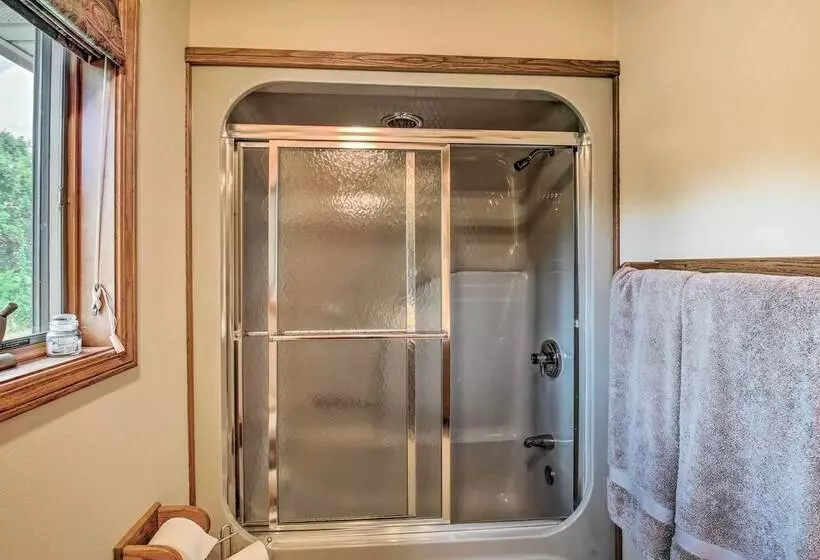 Spacious House W/ Wraparound Deck + Mtn Views!