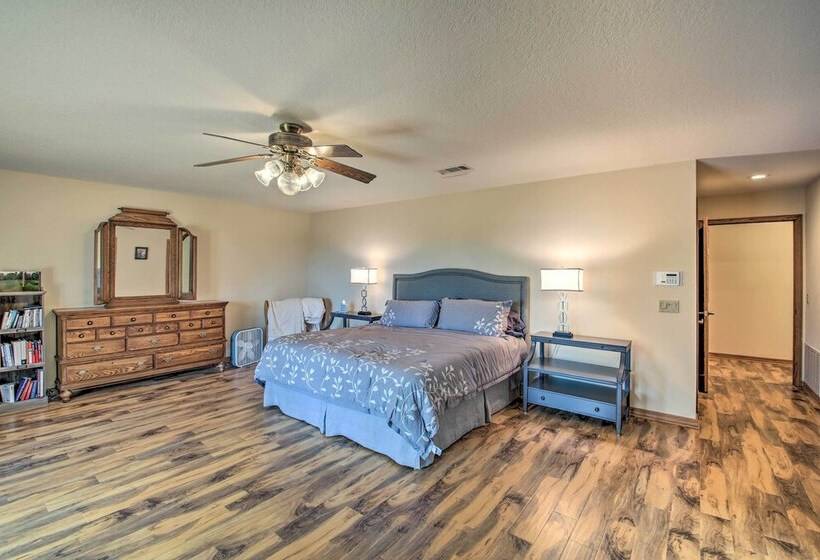 Spacious House W/ Wraparound Deck + Mtn Views!