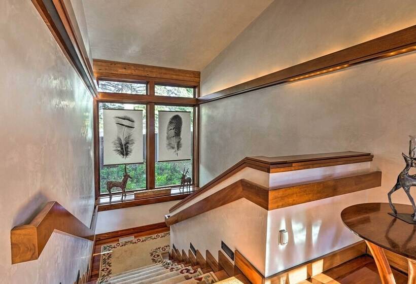 Spacious Luxury Retreat W/ Private Hot Tub & Pool!